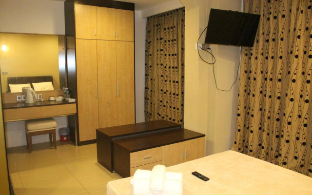 T Hotel Jalan Tar