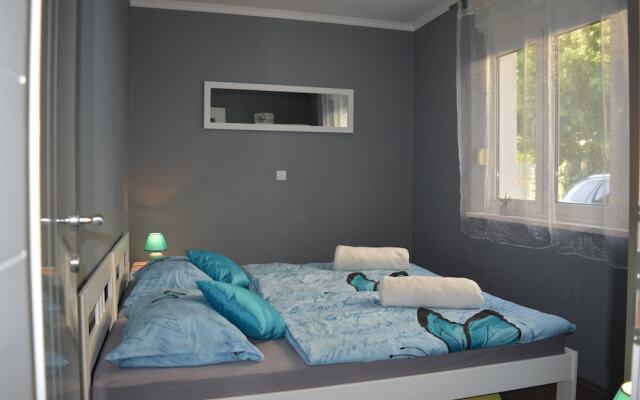 Green-beautiful Modern Apt. With Balcony & Garden