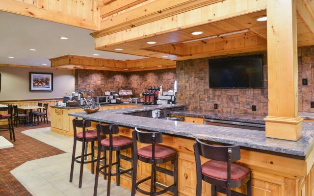 Best Western Plus Olympic Inn