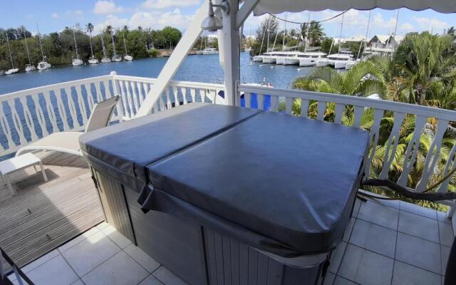 Appartement cosy avec jacuzzi à la marina