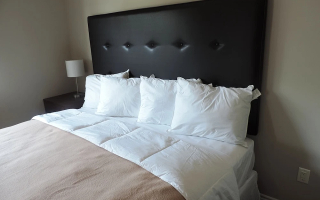 Wasaga Riverdocks Hotel Suites