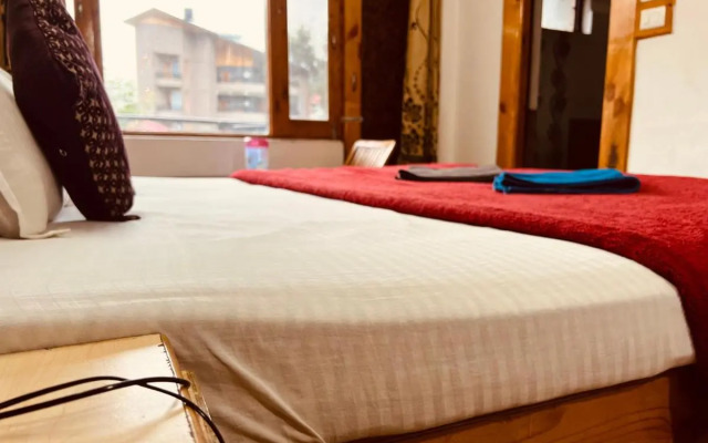 Hotel D Kanchan Manali
