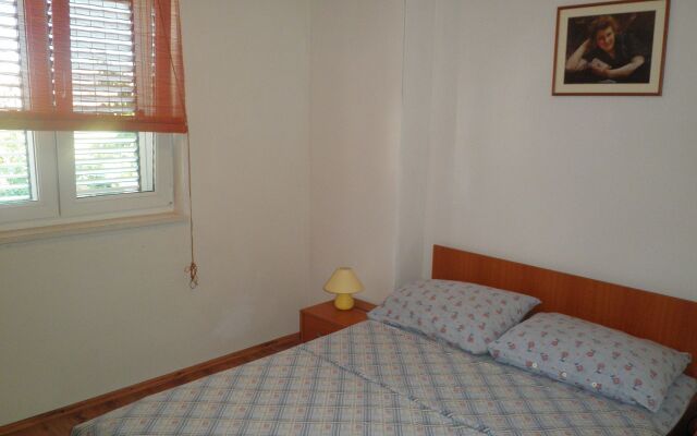 Apartment Aldica - 300 m from sea: A3 Supetar, Island Brac