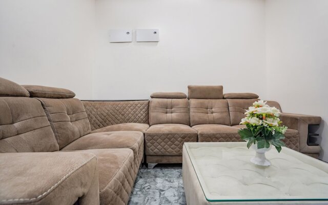 Fabhotel Paramount