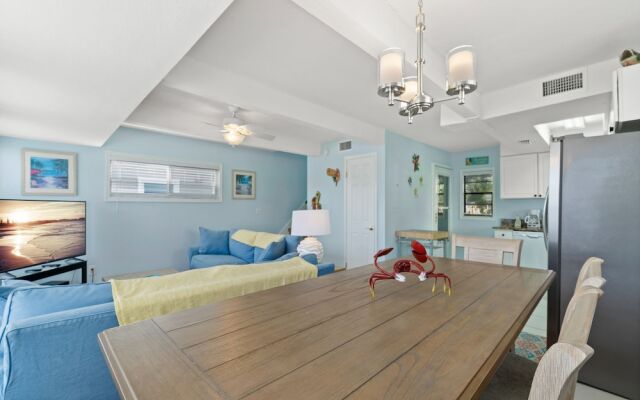 Sunset Beach House by Vtrips