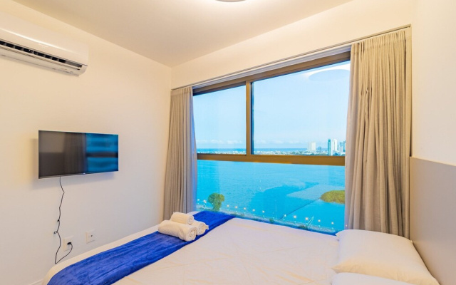 Parque do Cais #1210 - Apt With a View by Carpediem