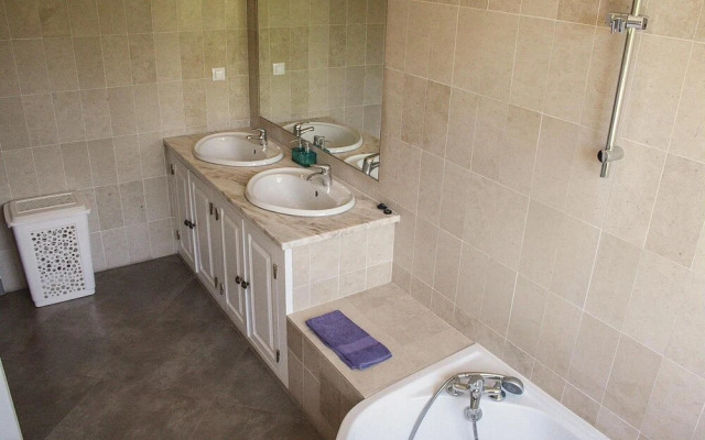 Stunning Home in Silves With Wifi and 4 Bedrooms