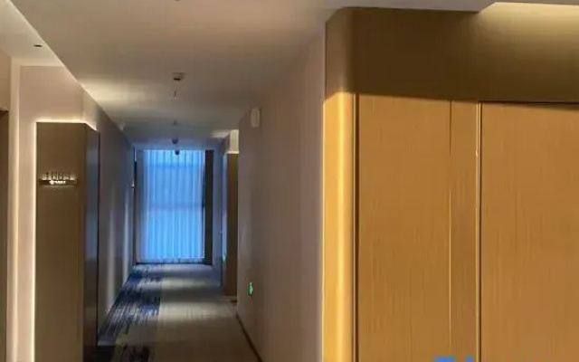 Yunzhen Xiyue Esports Hotel (Hongqi Street Xinli Plaza Branch)