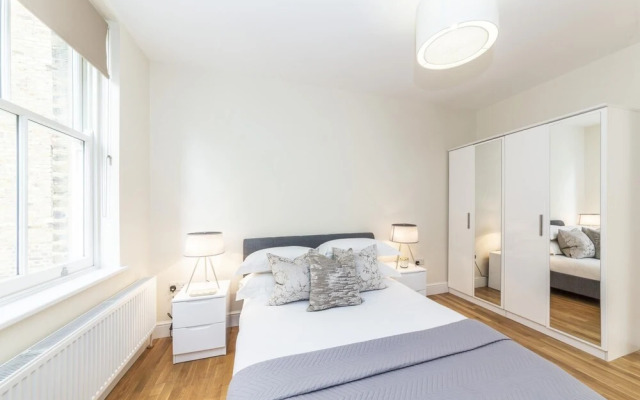 Modern Two Bedroom Apartment in Hammersmith -205a