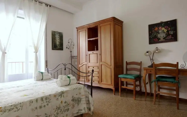 Green Hill Over Trastevere