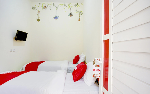 OYO 90173 Innapp Tenggilis Family Residence