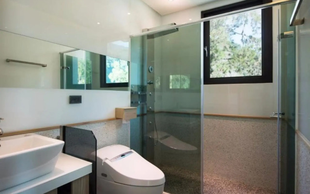 Azureloho Hostel