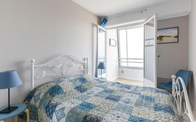 Charming Apartment in Courseulles sur Mer Near Seabeach
