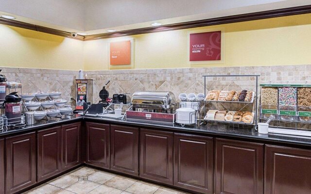 Comfort Suites