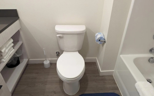 Marina Square Suites