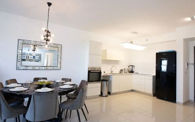 Harav Kuk Residence