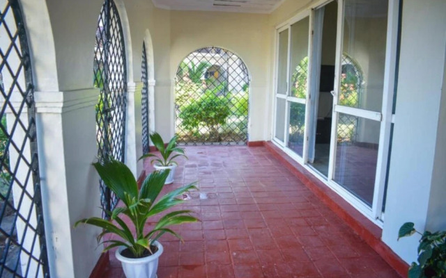 Stay.Plus Creek Residence Nyali