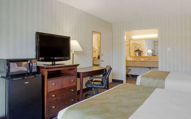 Quality Inn Fredericksburg near Historic Downtown