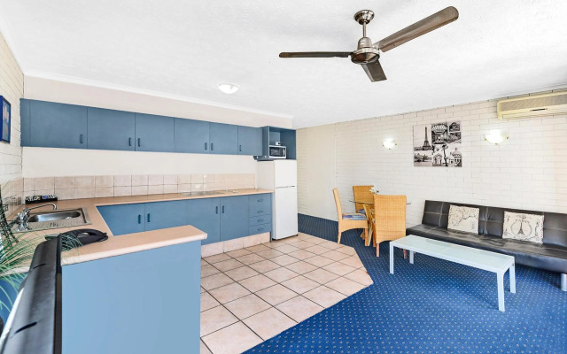Broadbeach Travel Inn Apartments