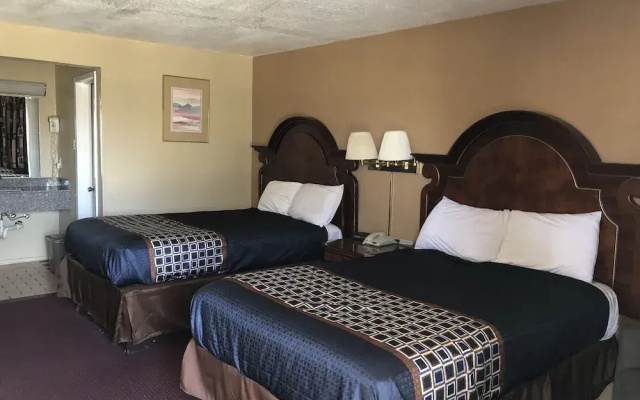 Villa West Inn