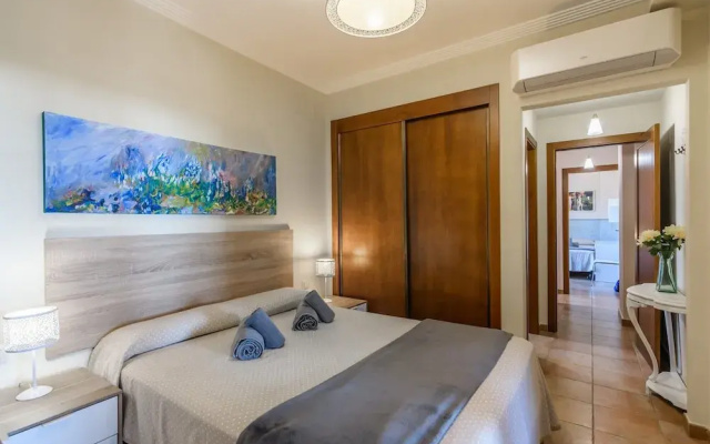 Family Penthouse Near Isla Marina