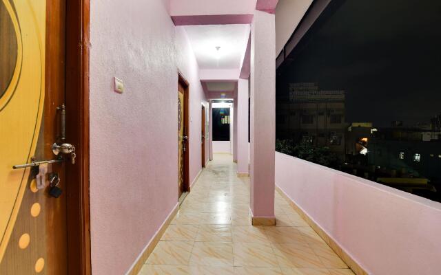 SPOT ON 48566 R.R Residency
