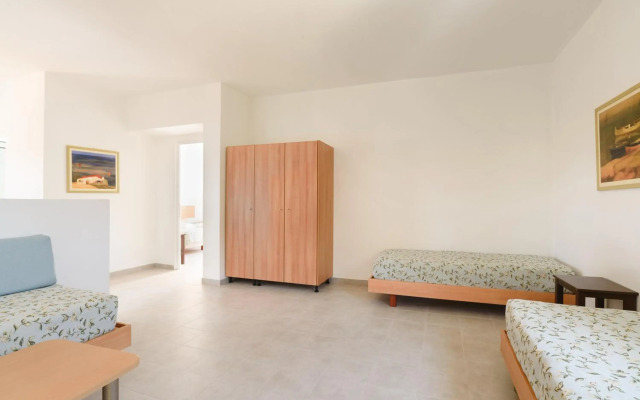 Matina Pefkos ApartHotel