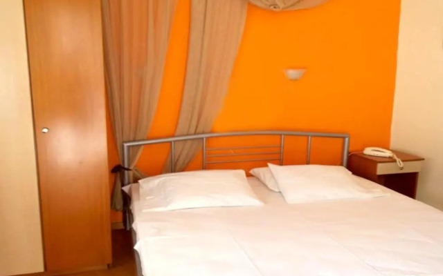 Efstratios Hotel