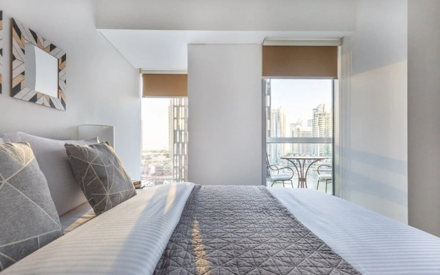 Astonishing 1BR in Fabulous Cayan Tower