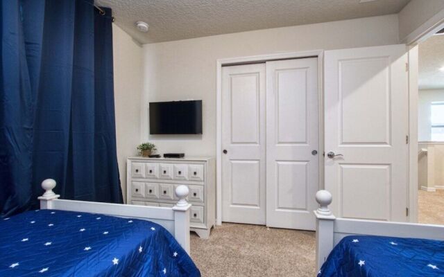 Solterra - 5 Bedrooms Townhome w/Spashpool-7041SR