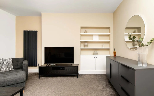 3 Bedroom House-free Parking