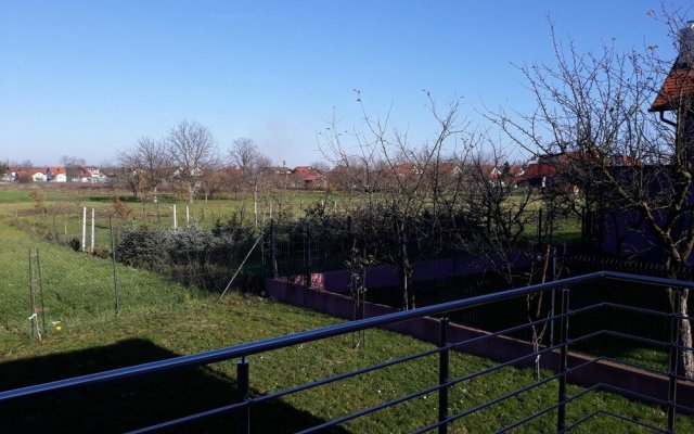 House With 3 Bedrooms in Velika Gorica, With Wonderful Mountain View,