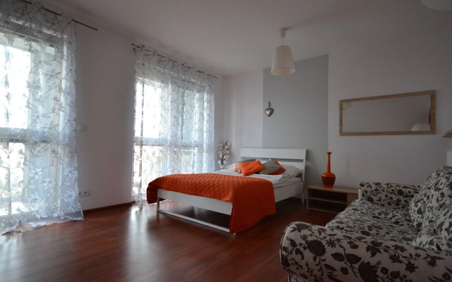 Senator Warsaw Apartments