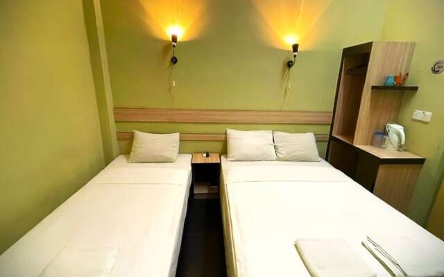 Alia Express Green Mango, Kota Bharu