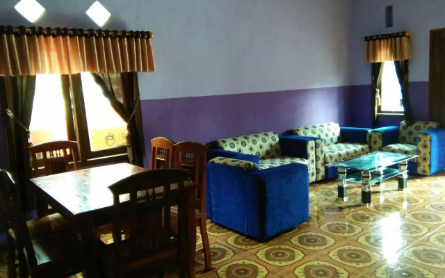 Bromo Holiday Guesthouse