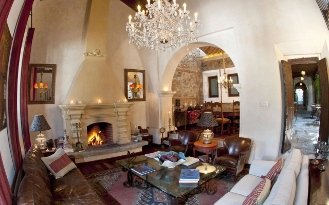 Pensativo House Hotel