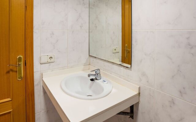 Comfy Apartment in Salou Catalonia With Pool