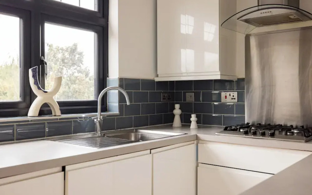 Beautiful Room in Acton