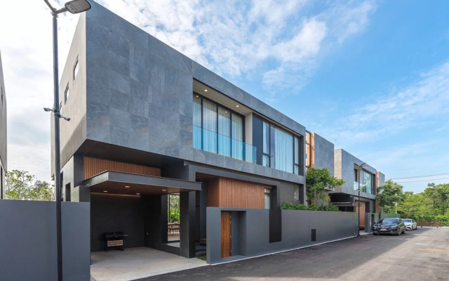 Modern 2-Level Pool Villa Long One A5