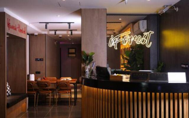 Iforest Hostel (Shanghai The Bund, People's Square Metro Station)