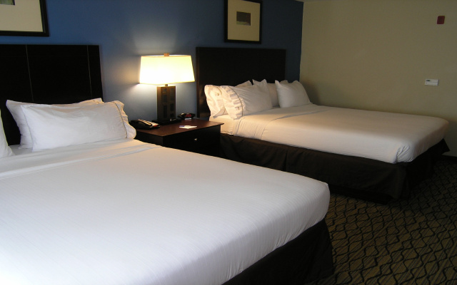 Holiday Inn Express & Suites Belle Vernon by IHG