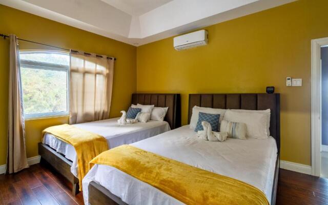 Luxury Getaway with Pool and Amazing Ocean view - Montego Bay
