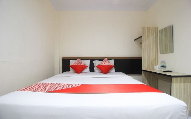 Oyo 1298 Dlira Syariah Hotel