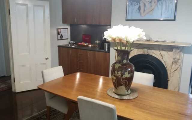 Brisbane Milton Bed and Breakfast