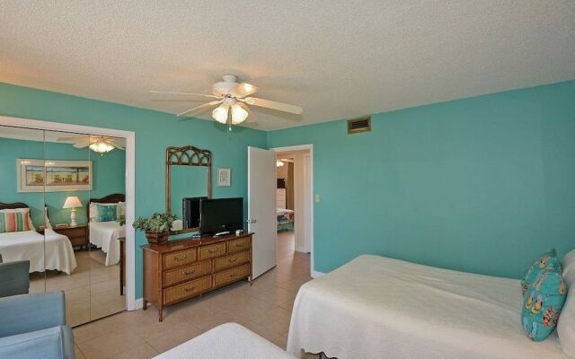 Shoreline 3036 Condo by RedAwning