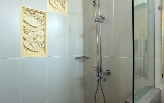 RedDoorz Near Pantai Jerman