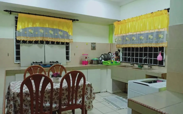 KK Homestays 6 Rooms
