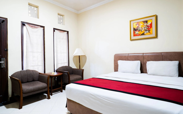 Super OYO Townhouse Oak Maxi Hotel Legian