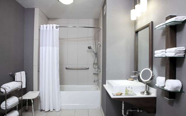 DoubleTree by Hilton West Fargo Sanford Medical Center Area