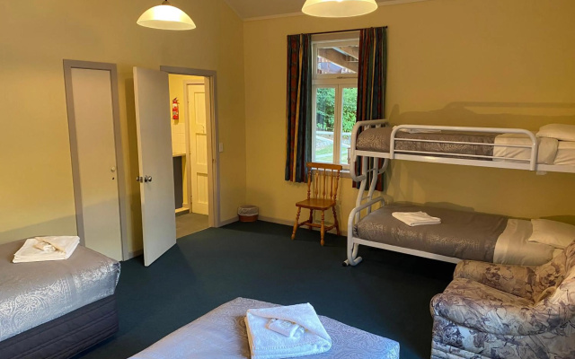 Resort Arrowtown – Guest Rooms – Arrowtown